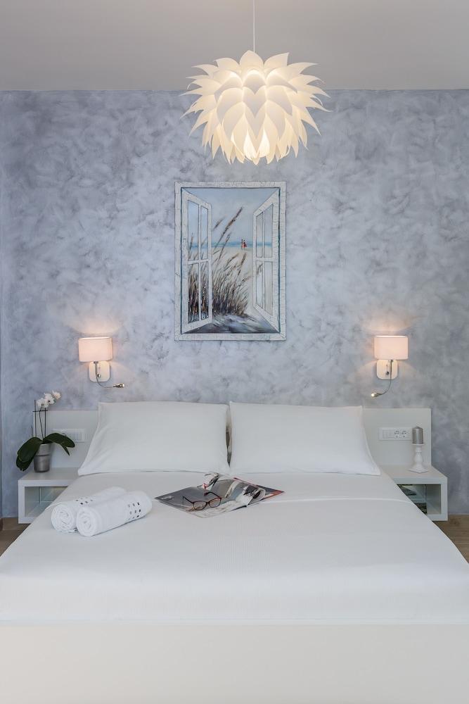 Luxury  Apartments Giovanni with  pool