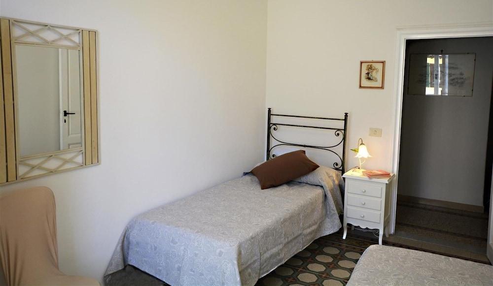 Colonna Apartment with Terrace