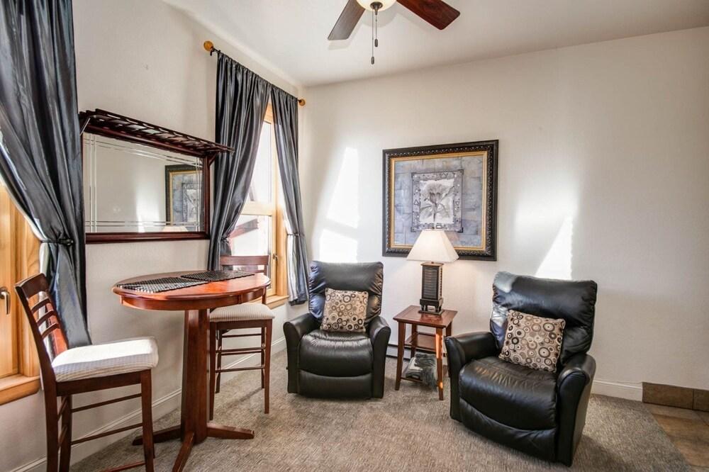 Bozeman - Smart and Sassy