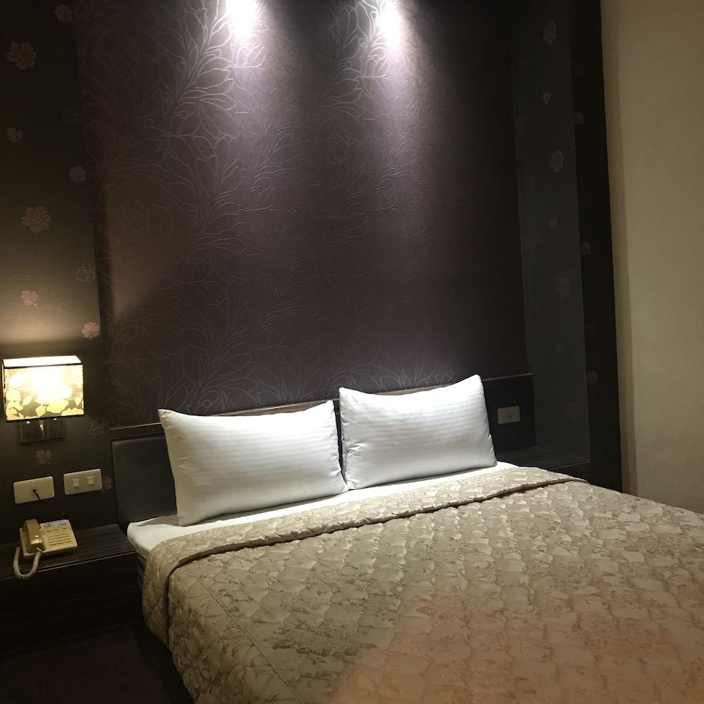 Baseball exquisite hotel