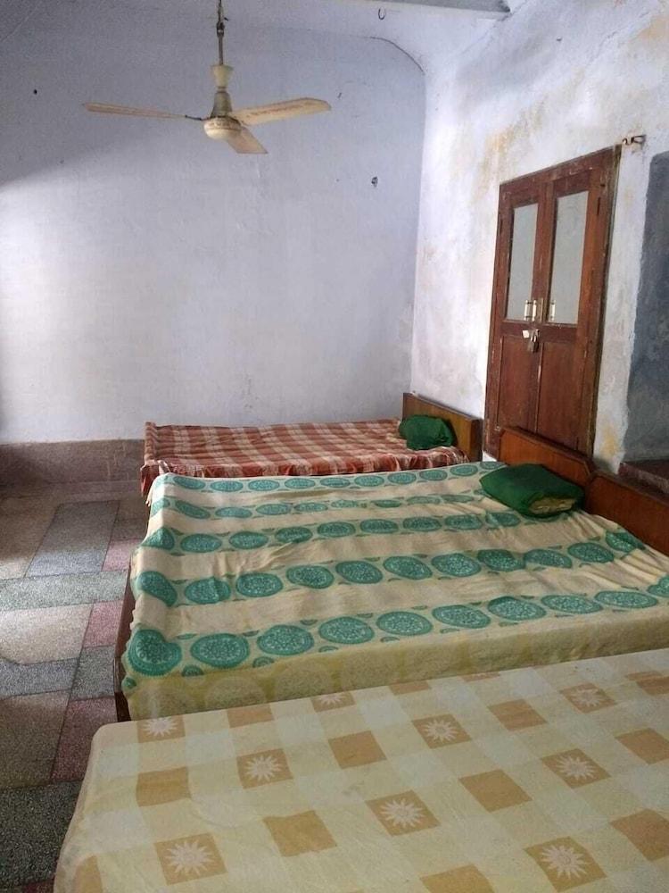 Bhajan Ashram Rishikesh