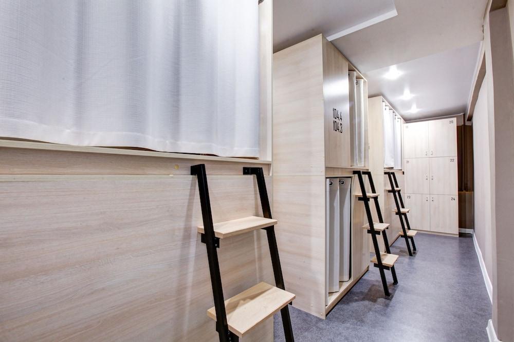 Dad&Cat Capsule Hotel - Hostel