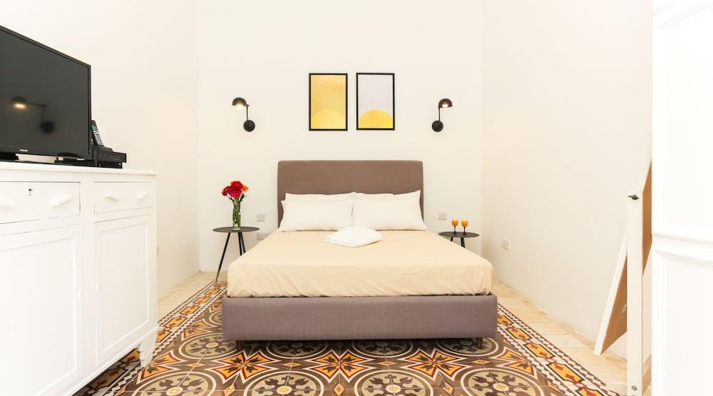 House of Pomegranates