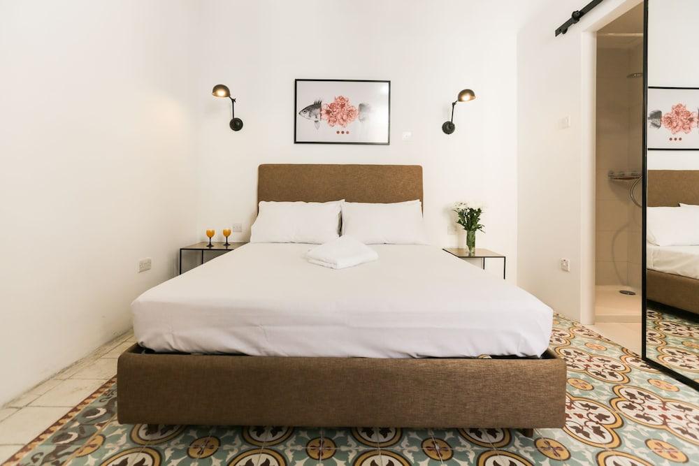 House of Pomegranates