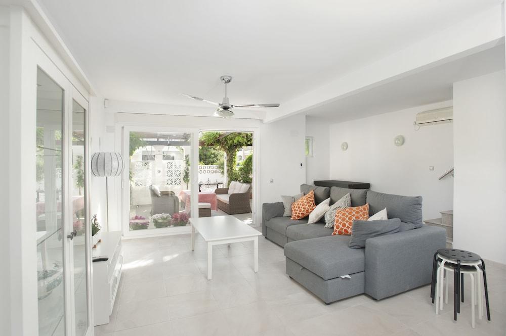 Beachside Fishermans cottage