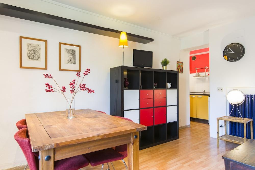 Nelson Mandela Forum Flat