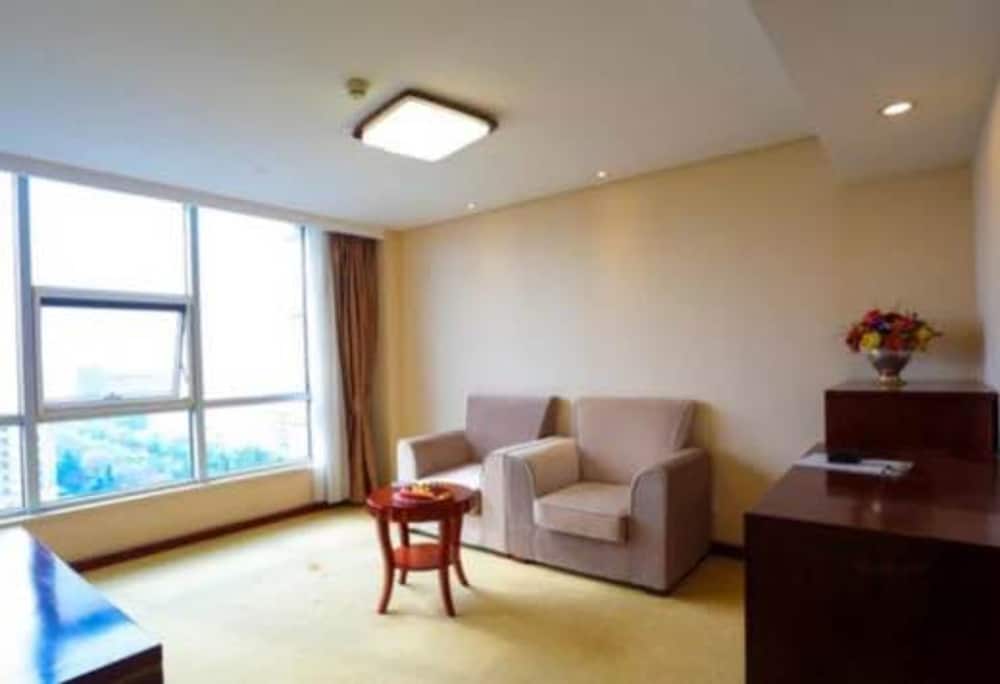 qingdao tianrunjinwang hotel