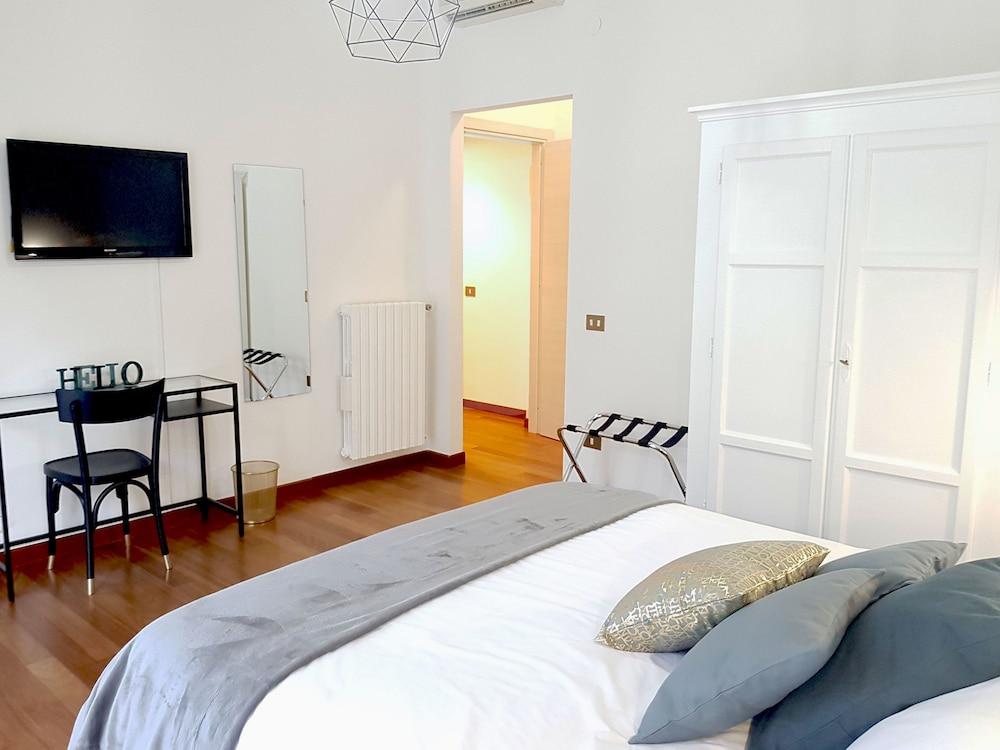 Corso 194 Bed and Breakfast