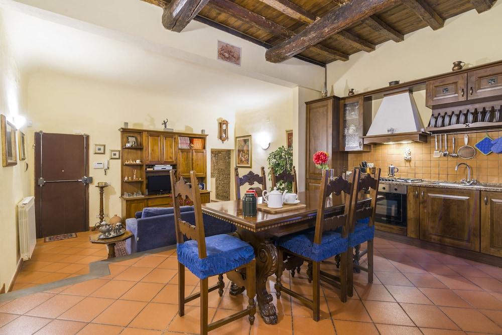 Florence Ariento Romantic Apartment
