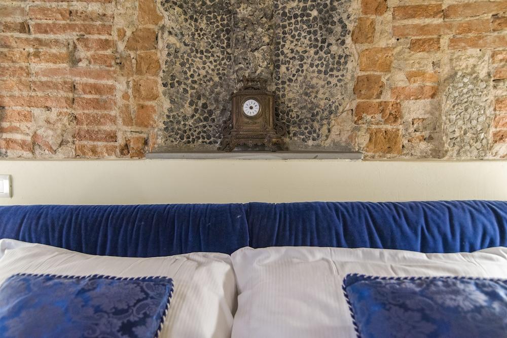 Florence Ariento Romantic Apartment