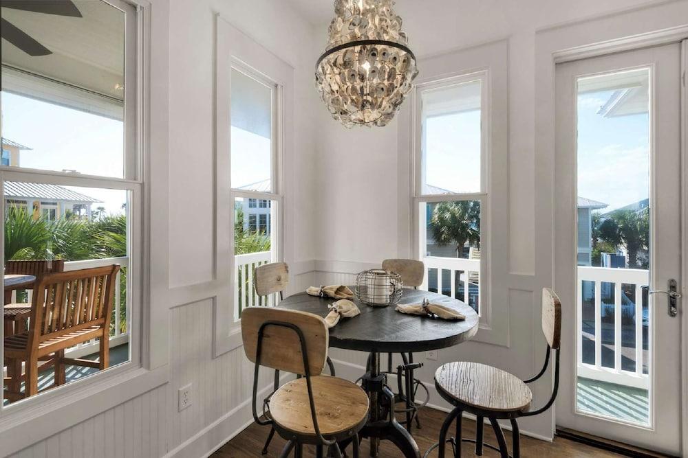 Rock Lobster 4 Bedroom Apartment