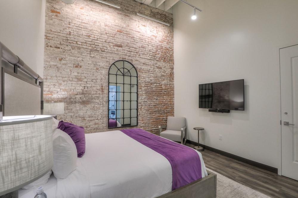 Studio 154 Luxury Hotel