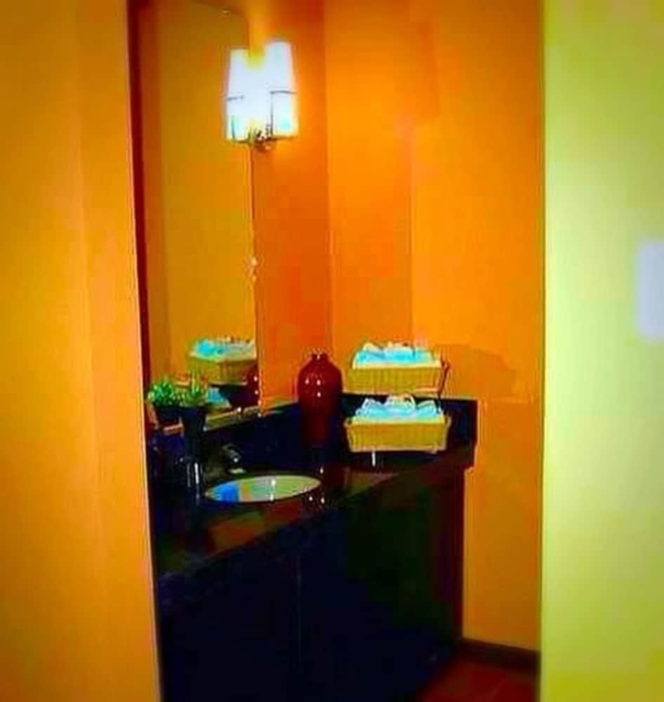 Puesta del Sol Beach Bungalows