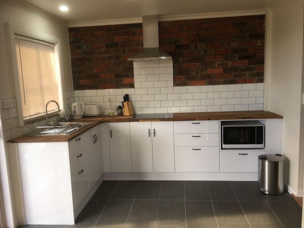 3ree Spacious & charming Apartment