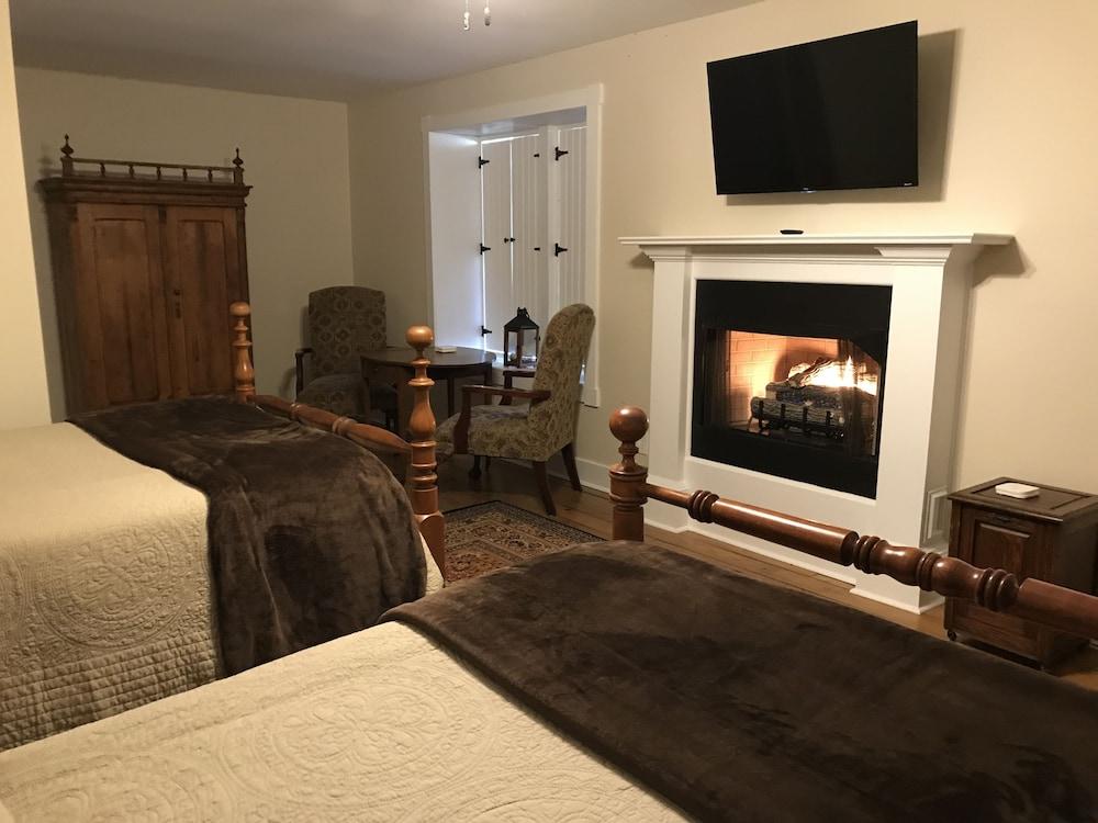 Canemount Plantation Inn