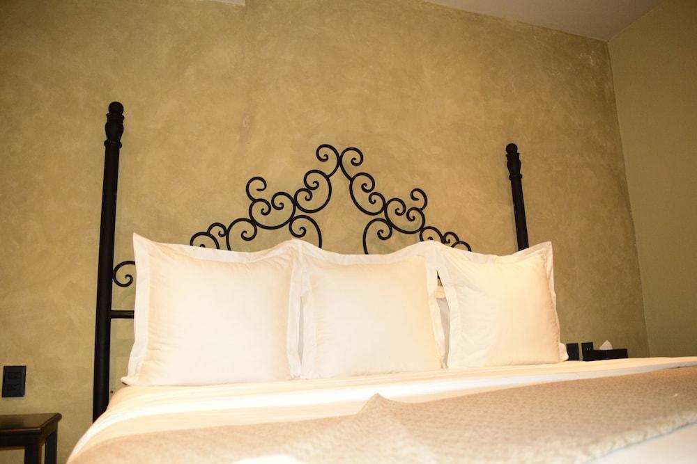 Hotel Bouquet - Adults Only