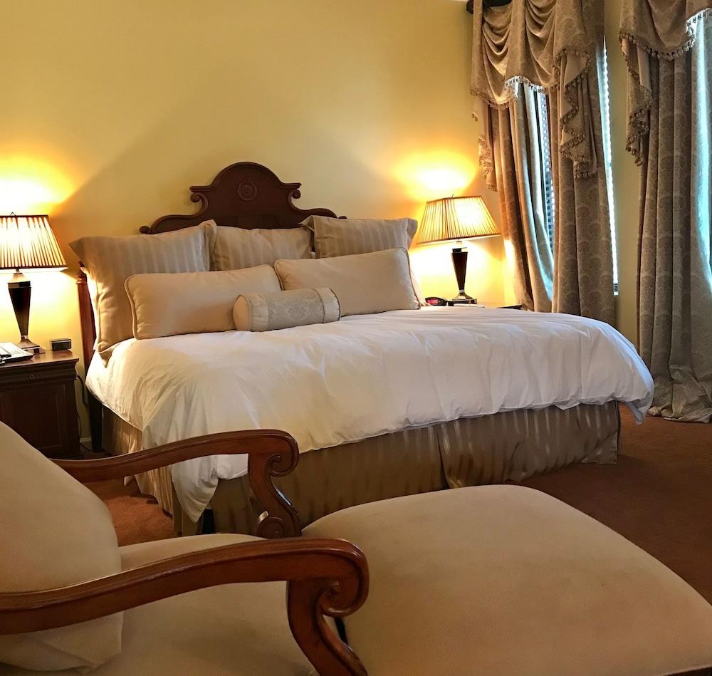 Ophelias Restaurant & Inn