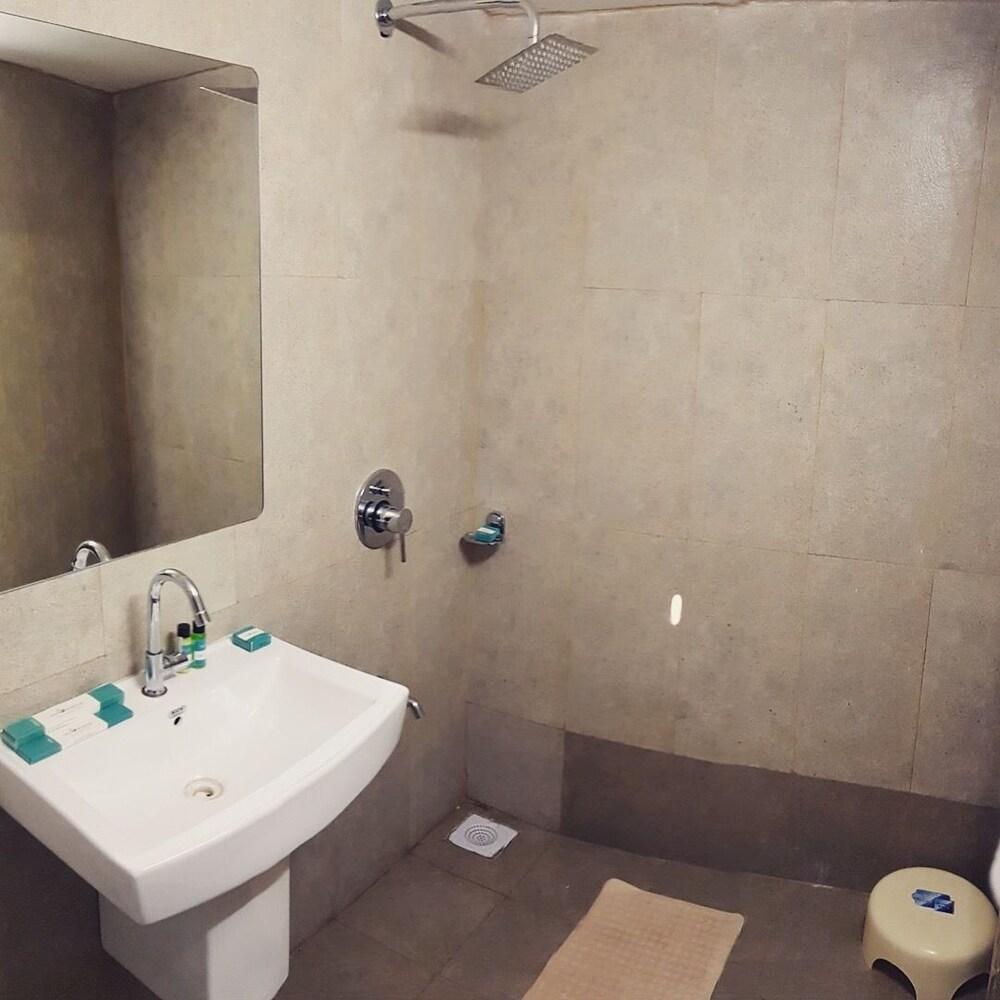 Hiriz Seabreeze Resort