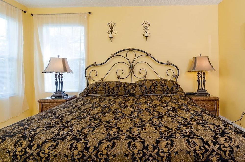 Ov1105 - Emerald Island - 6 Bed 4.5 Baths Villa