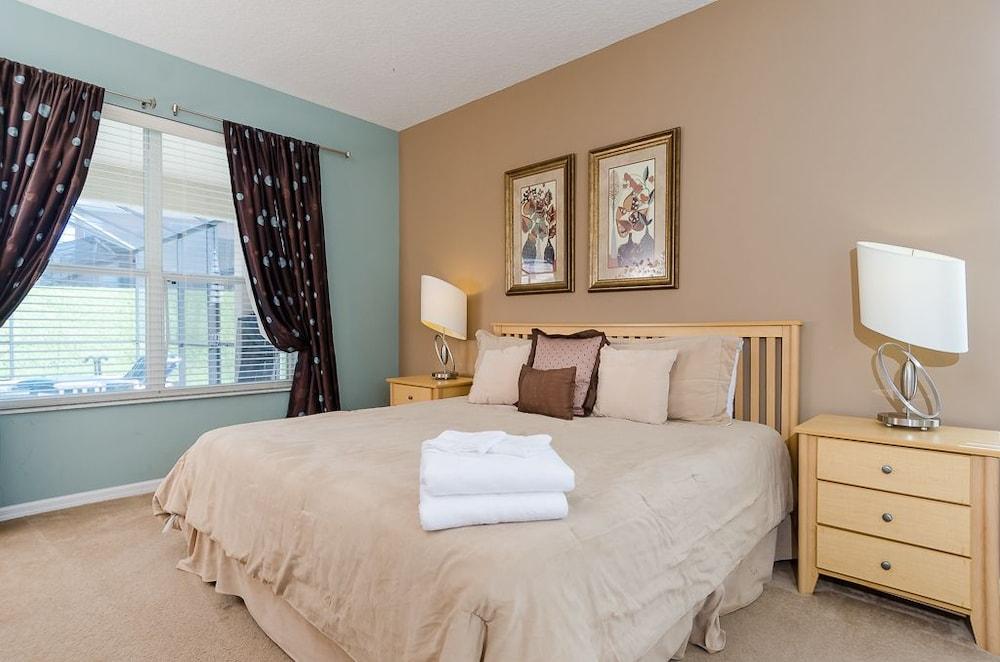 Ov1138 - Emerald Island - 7 Bed 4.5 Baths Villa