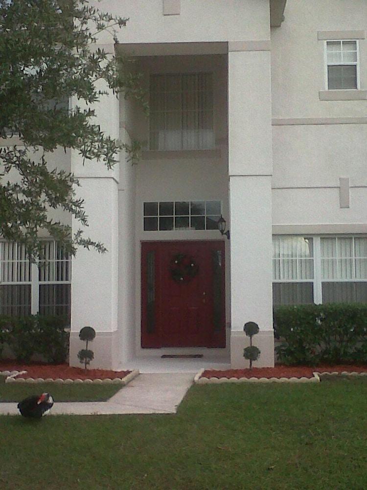 Ov1586 - Crescent Lakes - 7 Bed 4 Baths Villa