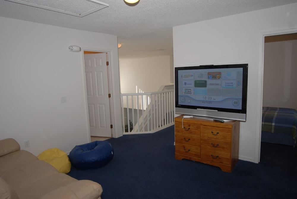 Ov1586 - Crescent Lakes - 7 Bed 4 Baths Villa