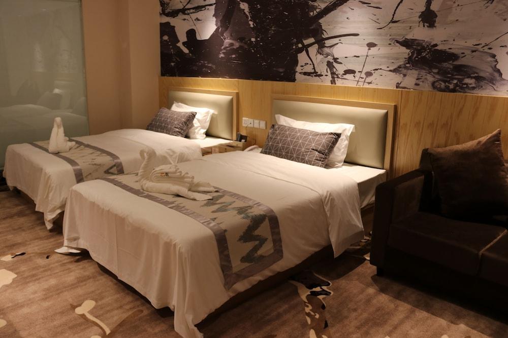 St. Moritz Business Hotel