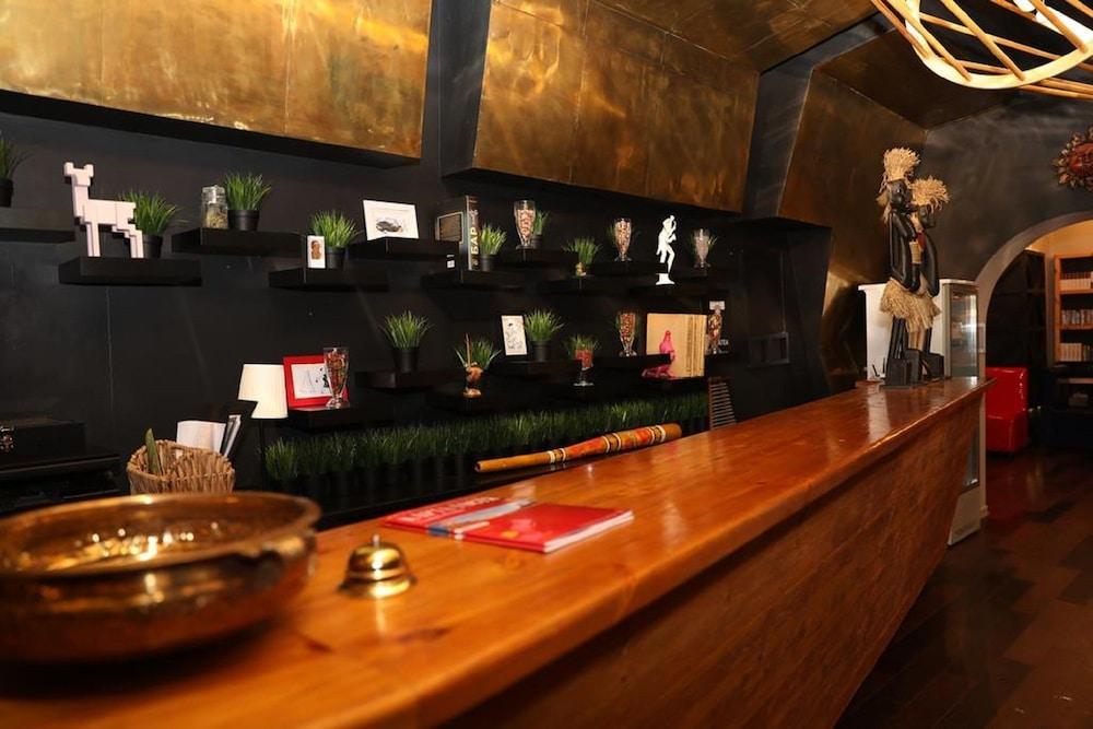 Art Hotel & Hostel Vorota solnca