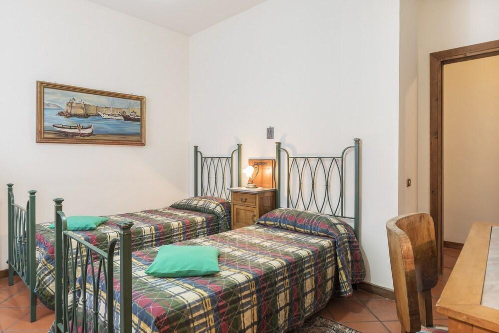 Trastevere Roomy Apartment