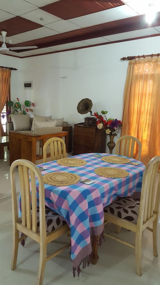 Kavindi Villa Aluthgama