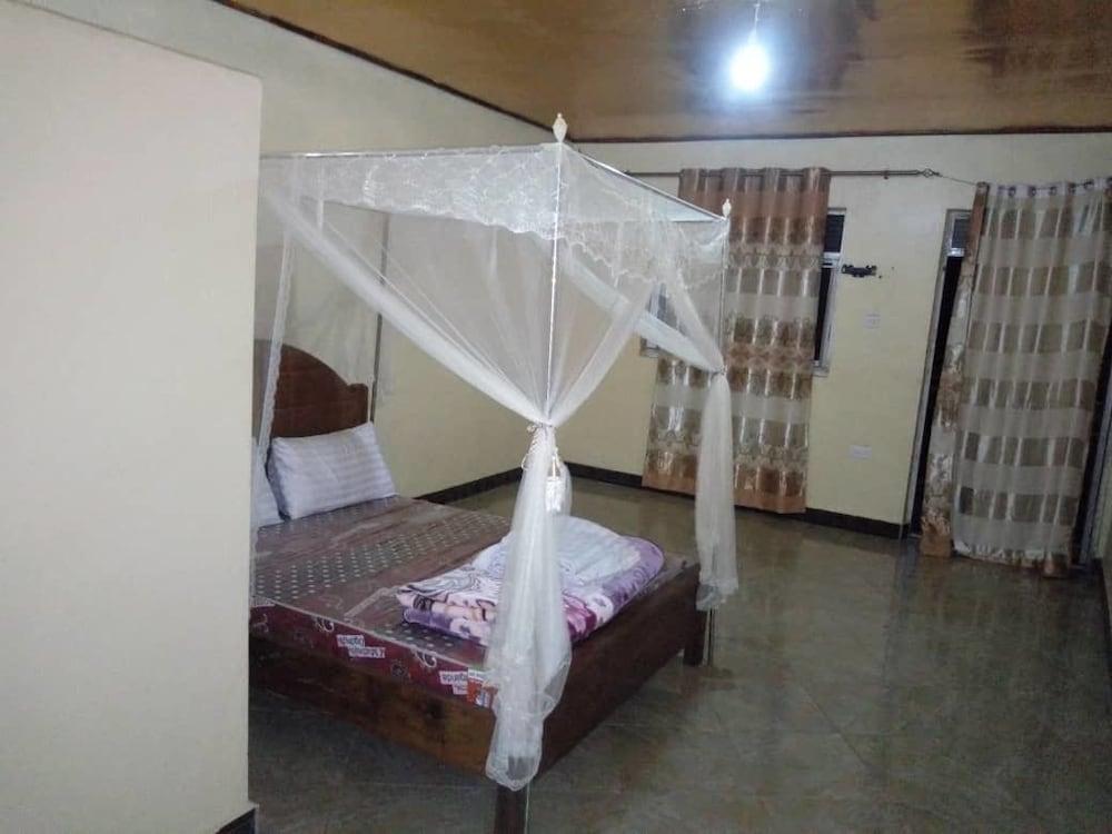 Royal Paradise Hotel