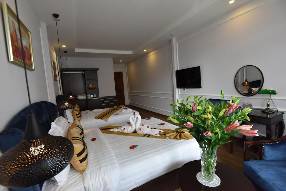 S Central Hotel & Spa