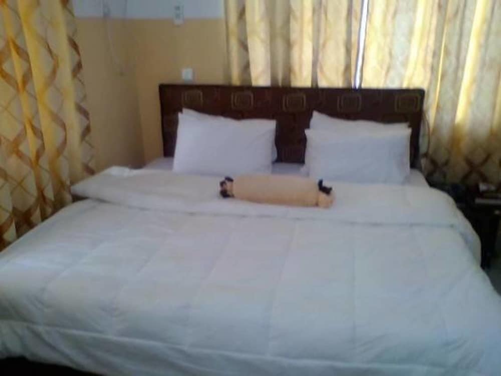 Link Majestic B2 Suites and Hotel