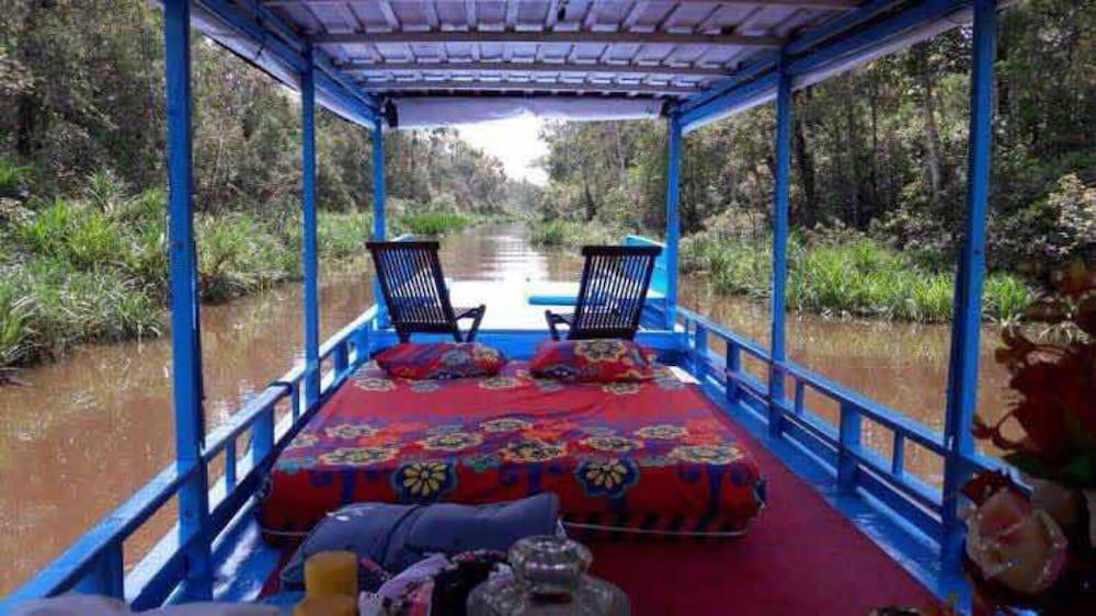 Houseboat Bee Kelotok