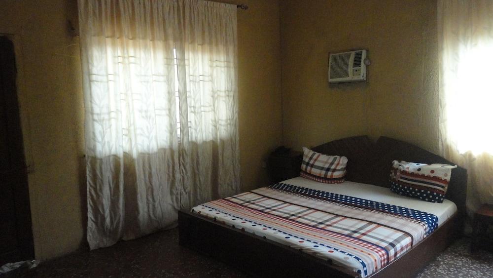 Phoenix Suites and Inn