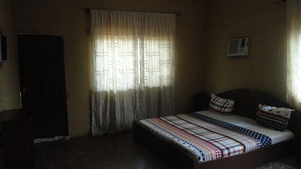 Phoenix Suites and Inn