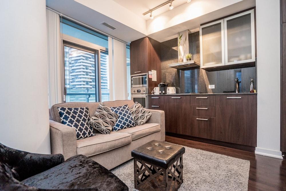 Aaira Suites at 1 York St