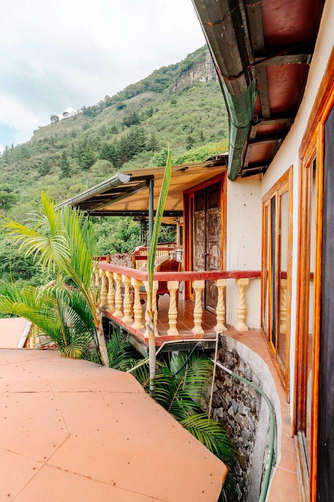 Jenna's River Bed & Breakfast