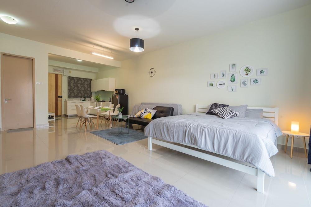 Oasis Square Serviced Apartment