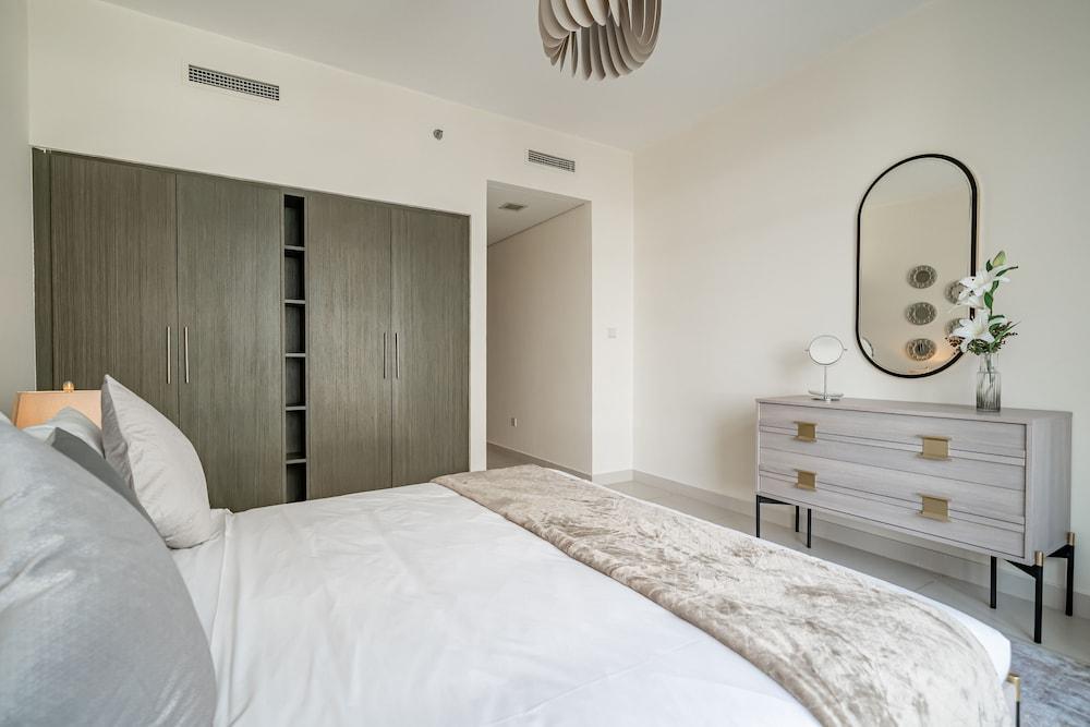 HiGuests - The Lofts Tower