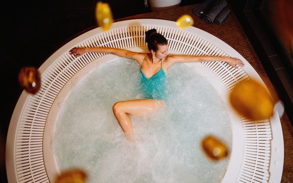 Wellton Riverside SPA Hotel