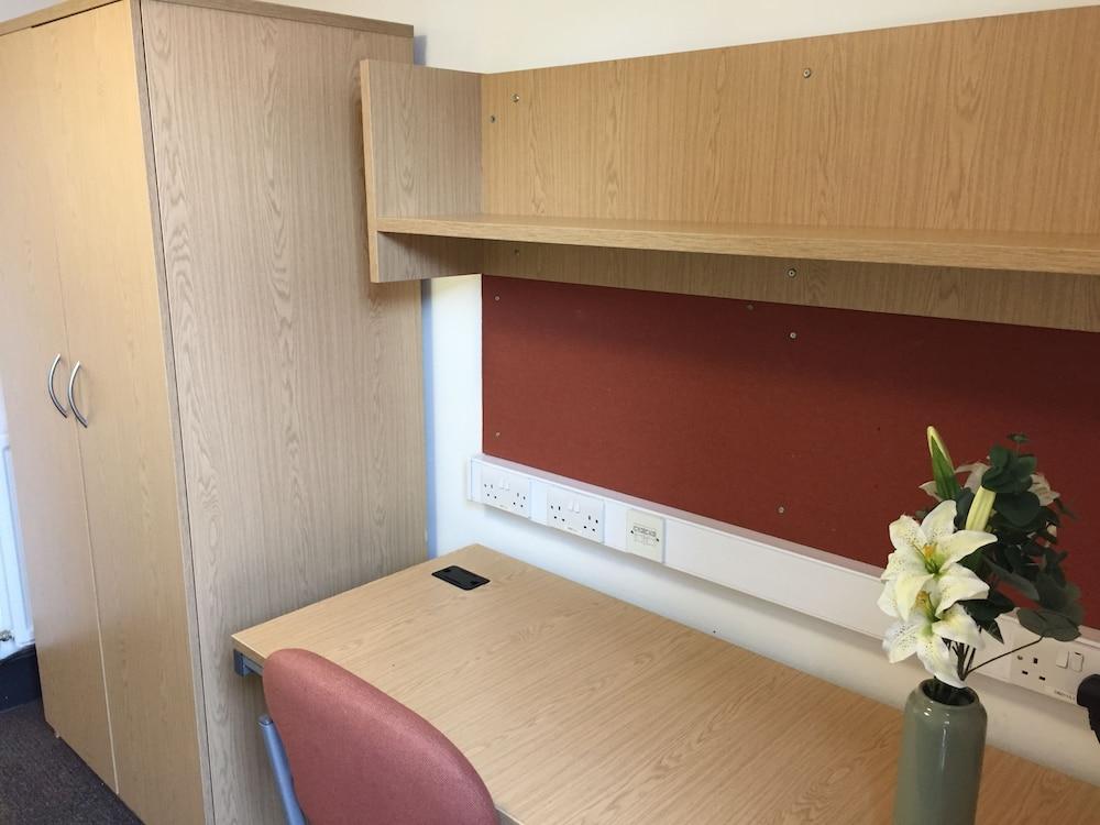 Davies Court - Hostel