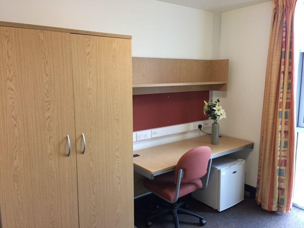 Davies Court - Hostel