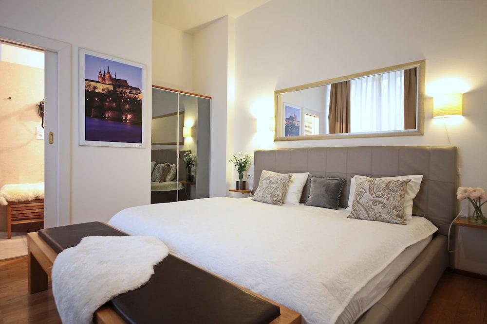 My Old Pragues Hall of Music