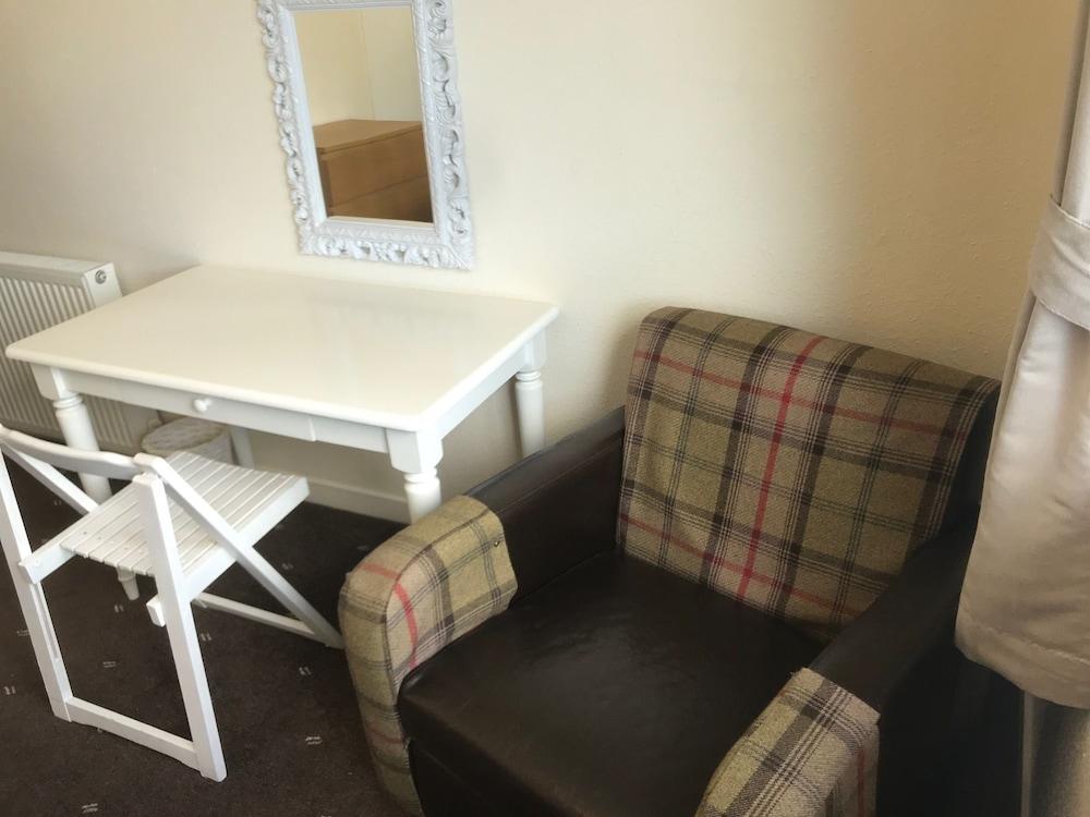 Crags View Apartment