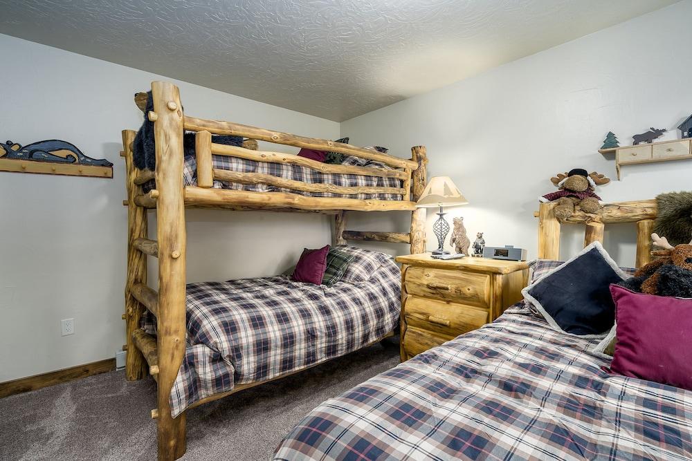 Lodge E301 - 2 Br Condo