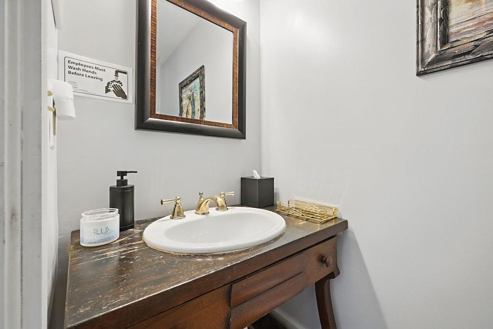 Carriage Way Centennial