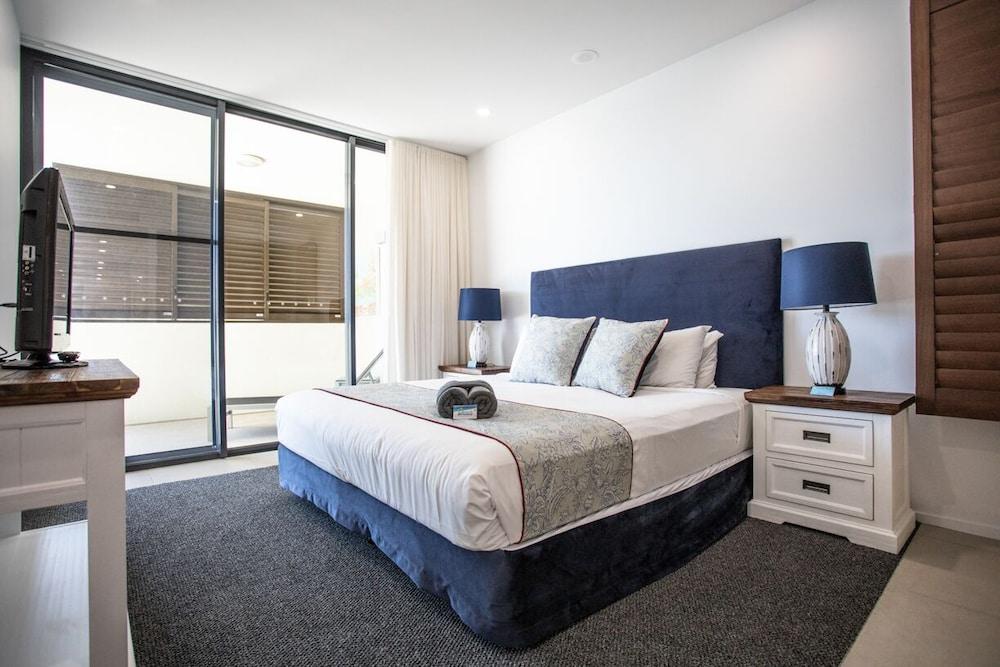 Unit 80 3 B/R Lux Ocean View