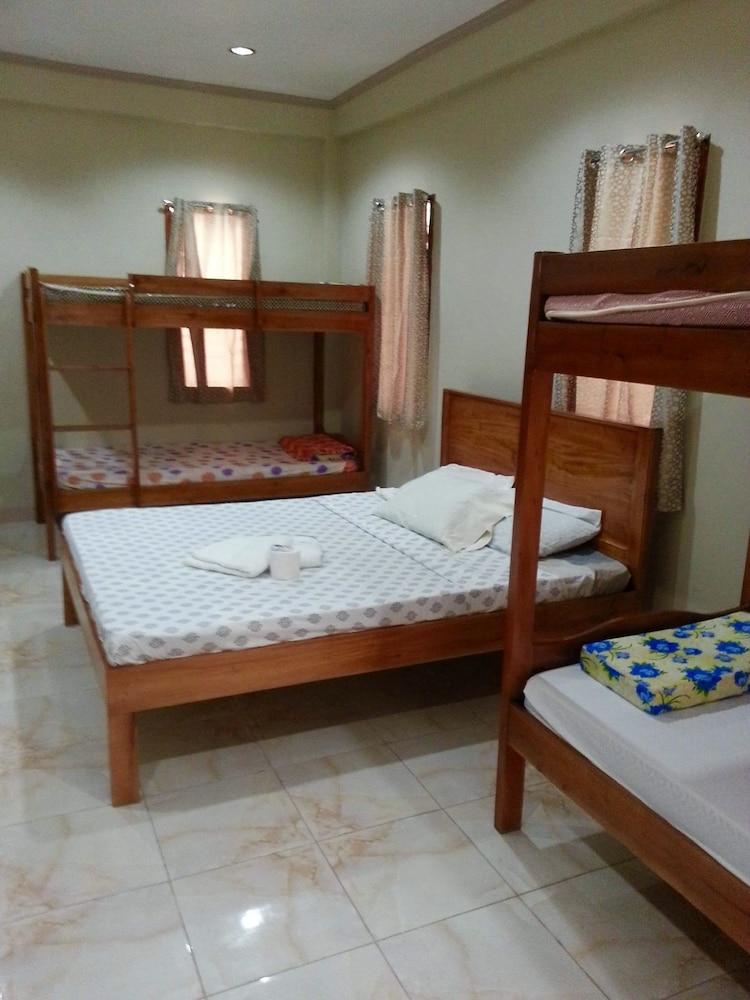 D's Ocean View Beach Resort