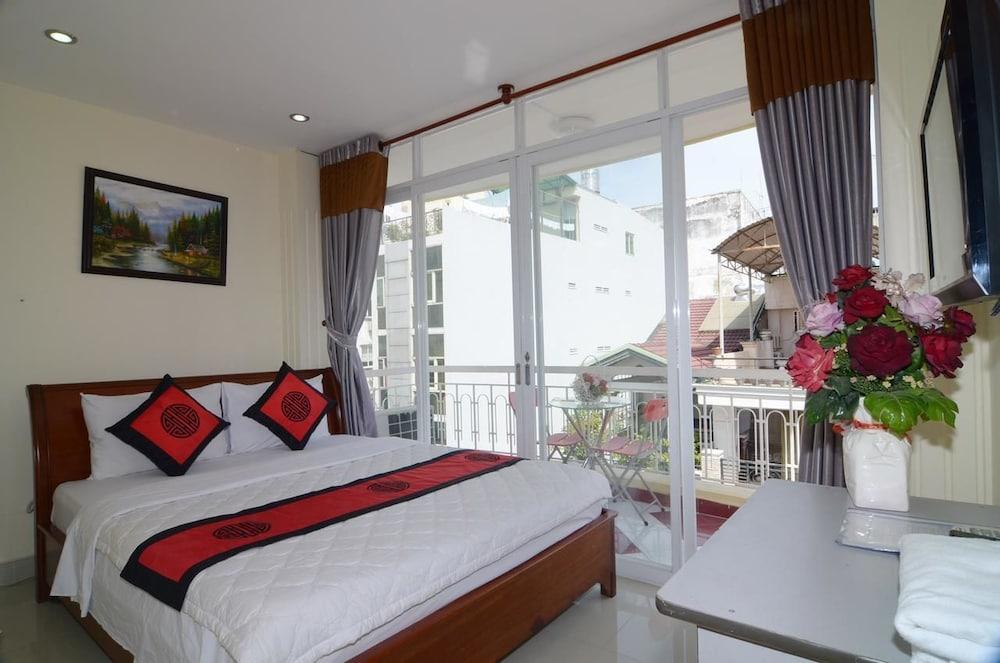 RedDoorz Plus @ Pham Ngu Lao 2